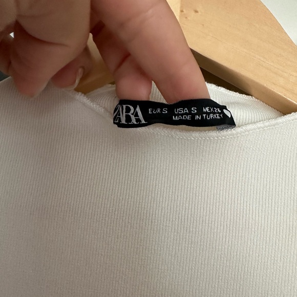 ZARA KNIT MOCK NECK BODYCON MIDI DRESS- WHITE SIZE SMALL - Picture 3 of 6